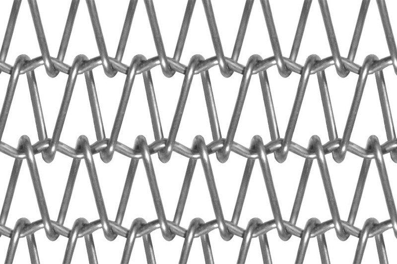This is the most commonly used type of belt. It is normally produced with a corrugated rod as the meshes are further apart.