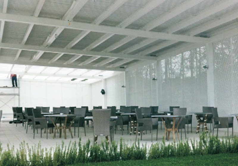 Restaurant interior partition wall