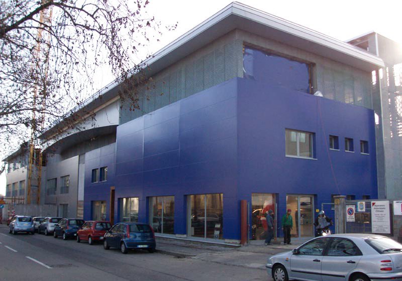 Facade for car dealer