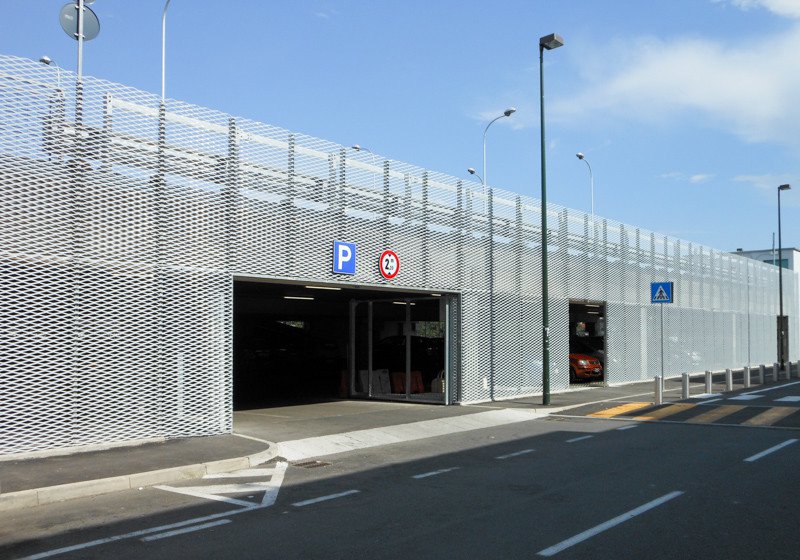 Shopping mall parking