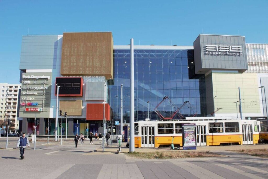 Etele Plaza Shopping Mall